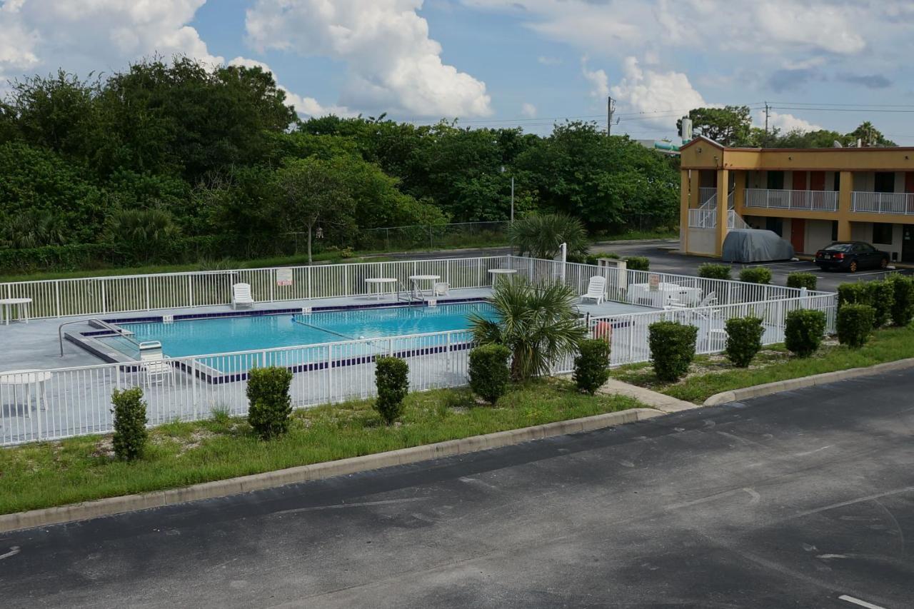 Executive Garden Titusville Hotel Ngoại thất bức ảnh